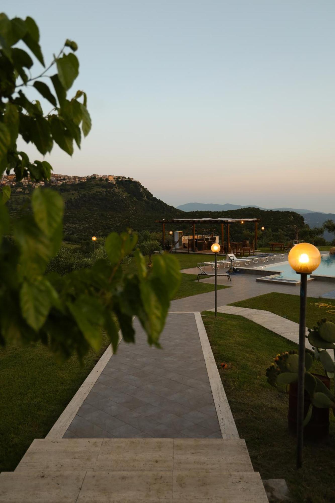 Trentinara L' Aia Resort מראה חיצוני תמונה