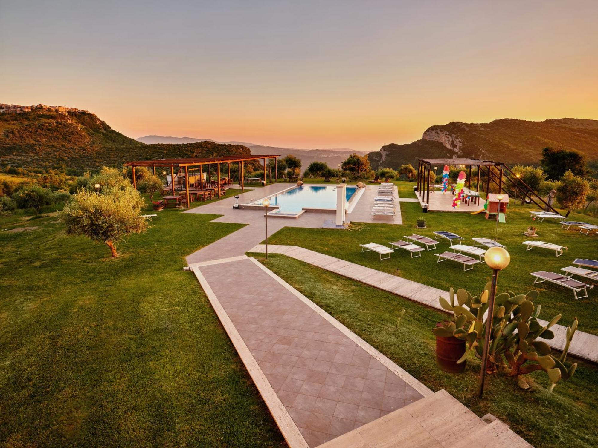 Trentinara L' Aia Resort מראה חיצוני תמונה